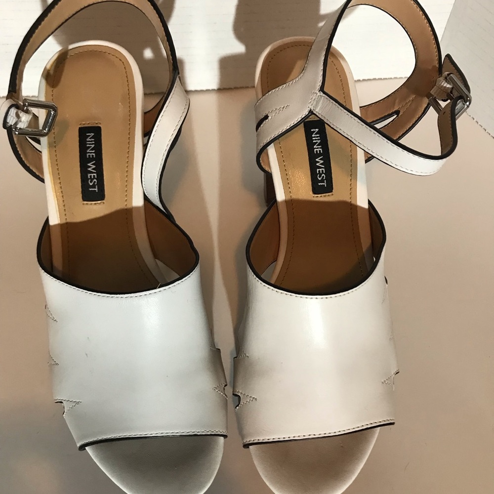 Nine West White Sandal Style Open Toe Heels with Wooden Heels New In Box sz 9 BI